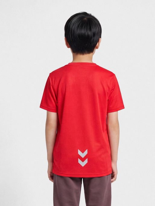 hmlRUN JERSEY S/S KIDS, TANGO RED, model
