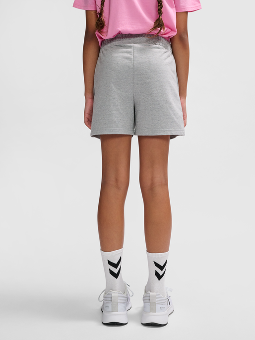 hmlGO 2.0 SWEATSHORTS KIDS, GREY MELANGE, model