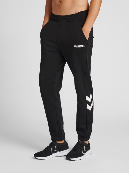 hmlLEGACY REGULAR PANTS, BLACK, model