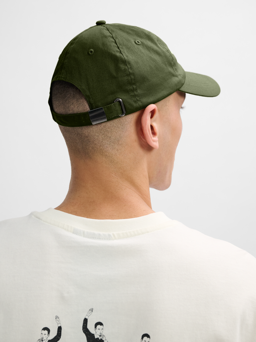 hmlLEGACY CORE BASEBALL CAP, DEEP LICHEN GREEN, model