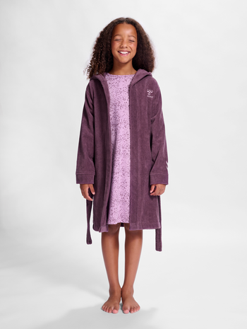 hmlKIRBY ROBE, ARCTIC DUSK, model