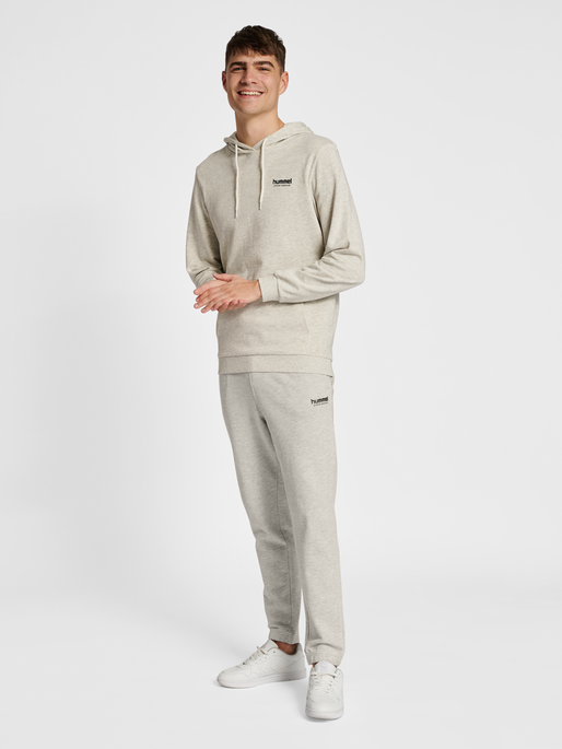 hmlLGC GABE SWEATPANTS, TOFU MELANGE, model