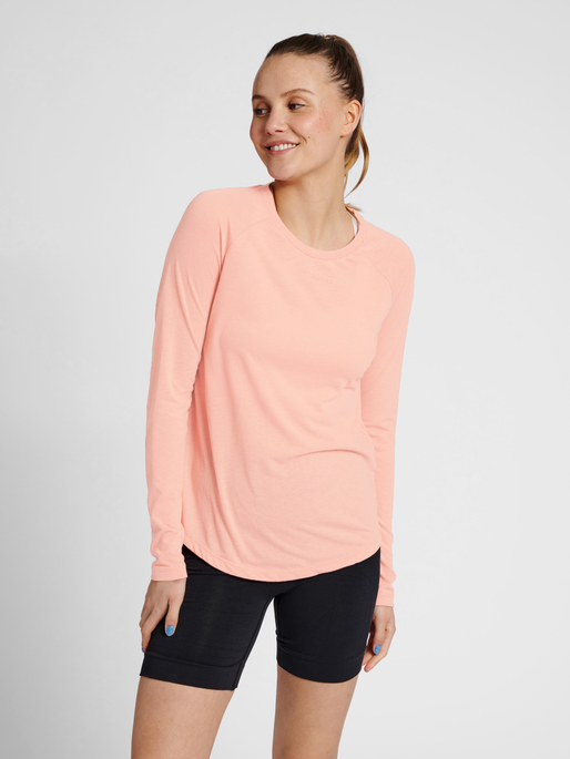 hmlMT VANJA T-SHIRT L/S, ROSE TAN, model