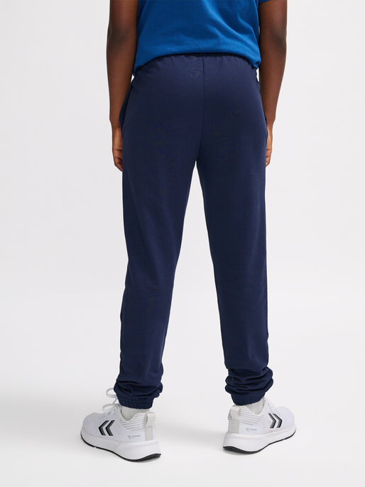 hmlGO 2.0 SWEATPANTS KIDS, MARINE, model