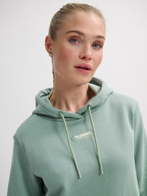 hmlPAOLA REGULAR HOODIE, CHINOIS GREEN, model