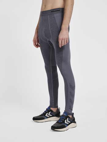 hmlMT JUSTIN SEAMLESS TIGHTS, BLACK, model