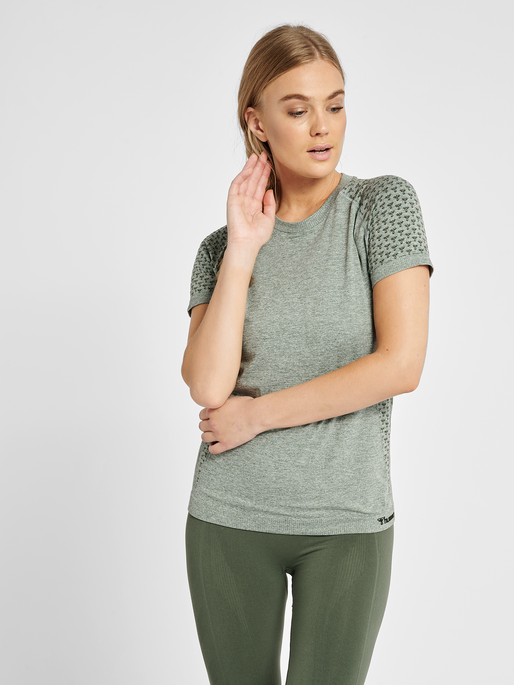 hmlCI SEAMLESS T-SHIRT, THYME MELANGE, model