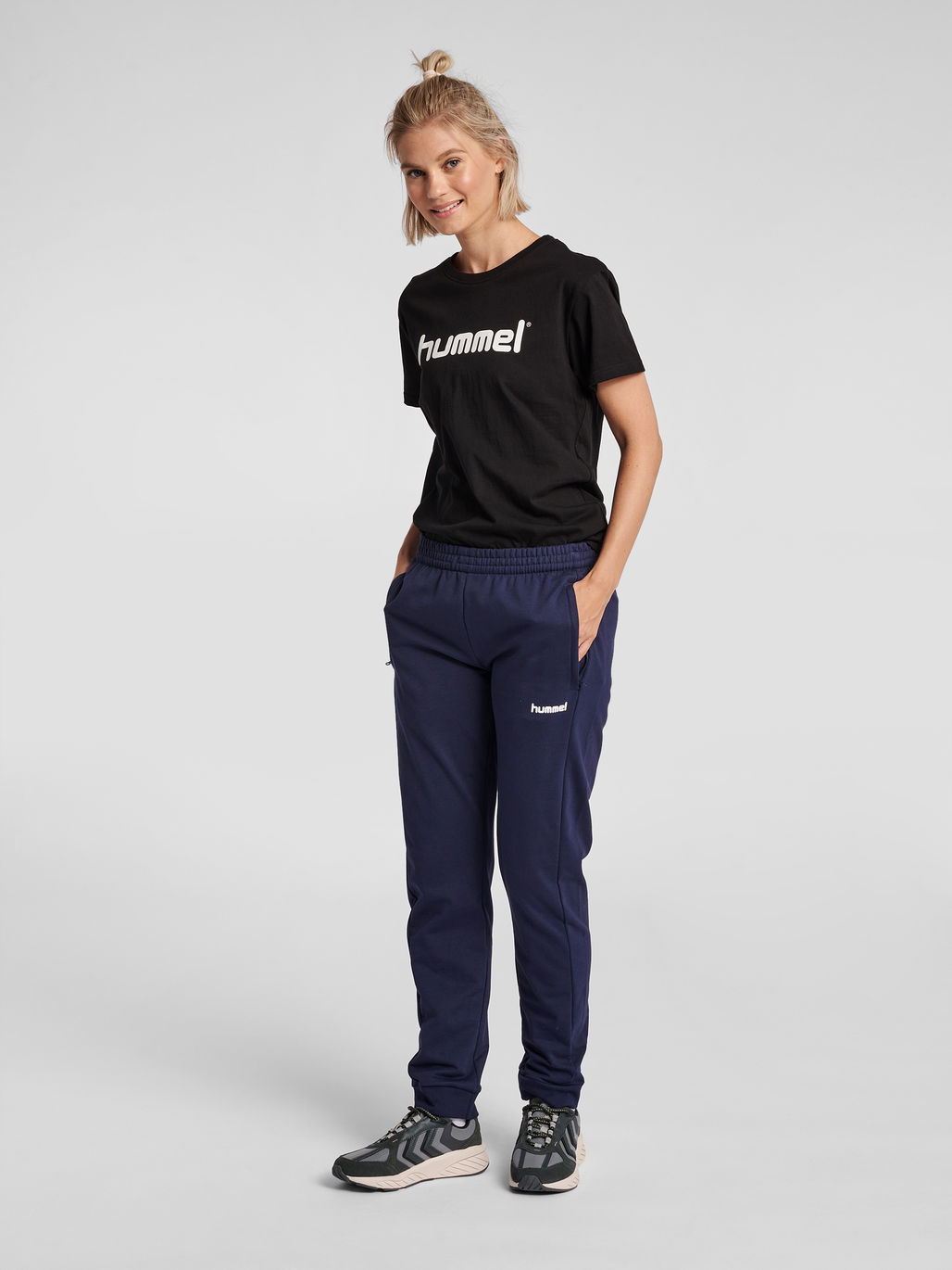 HMLGO COTTON PANTS WO, MARINE, model