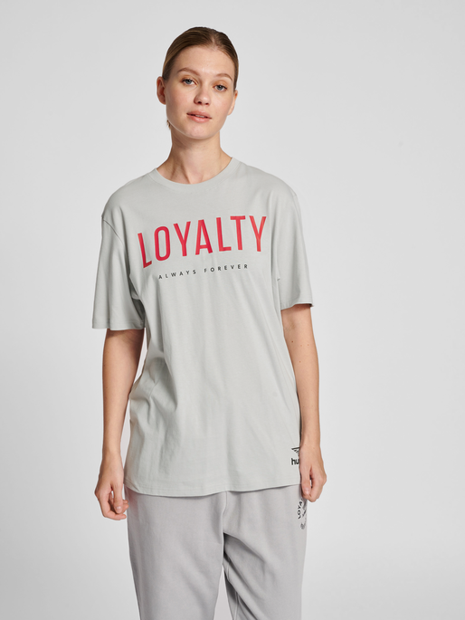 hmlLGC LOYALTY T-SHIRT, 2399, model