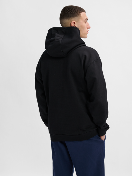 hmlFELIX LOOSE HOODIE, BLACK, model