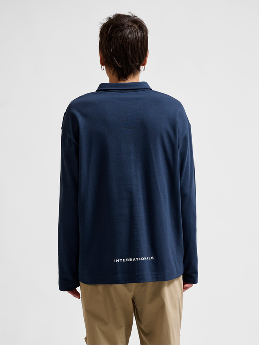 hmlLOOSE SOCCER POLO L/S, DRESS BLUES, model