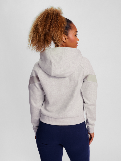 hmlTRAVEL SWEAT HOODIE WOMAN, LIGHT GREY MELANGE, model