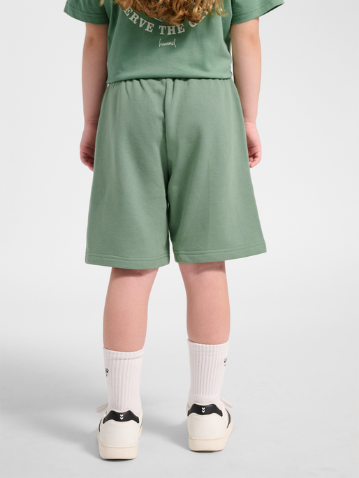 hmlJR SUMMER SWEAT SHORTS, GREEN BAY, model