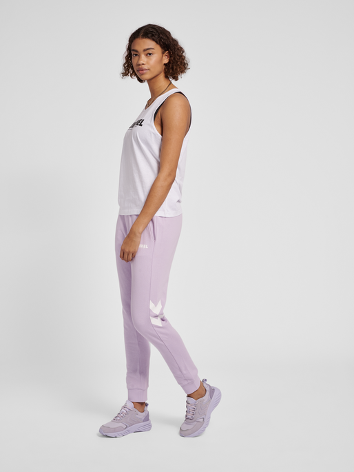 hmlLEGACY WOMAN TAPERED PANTS, PASTEL LILAC, model