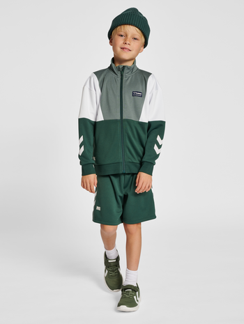 hmlRUPHUS ZIP JACKET, PINENEEDLE, model