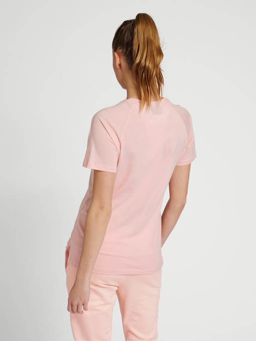hmlNONI 2.0 T-SHIRT, 3012, model