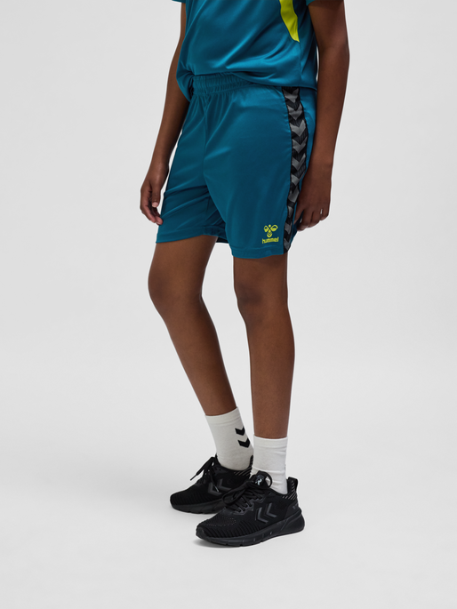 hmlAUTHENTIC PL SHORTS KIDS, BLUE CORAL, model