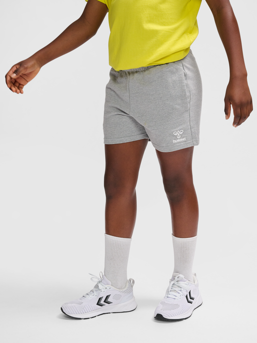 hmlGO 2.0 SWEATSHORTS KIDS, GREY MELANGE, model