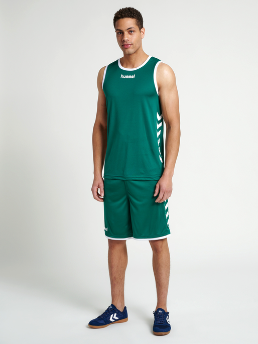 CORE BASKET JERSEY, EVERGREEN, model