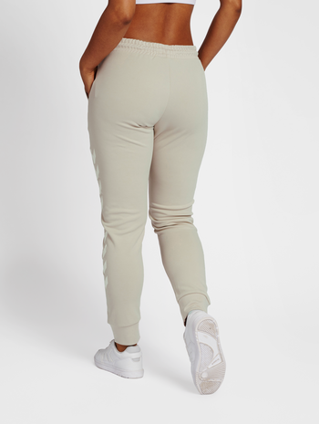 hmlLEGACY POLY WOMAN REGULAR PANTS, PUMICE STONE, model
