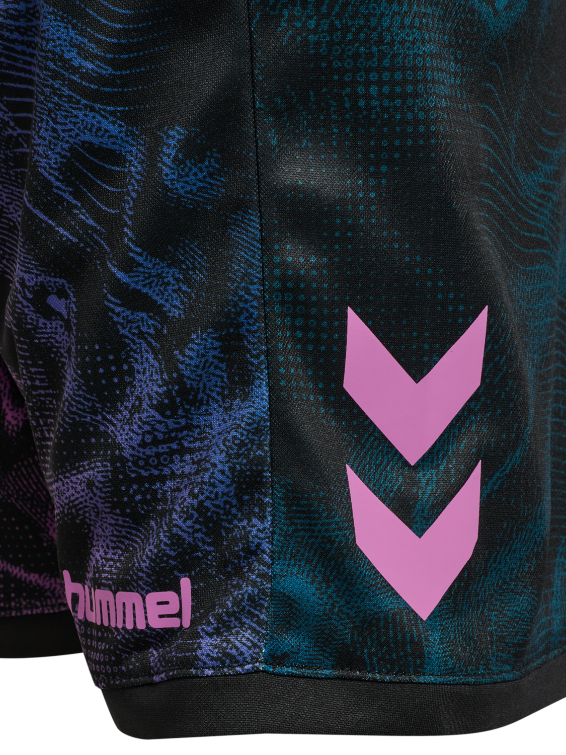hmlBLAZE CLUB26 GRAPHIC SHORTS KIDS, BLACK/PINK, packshot