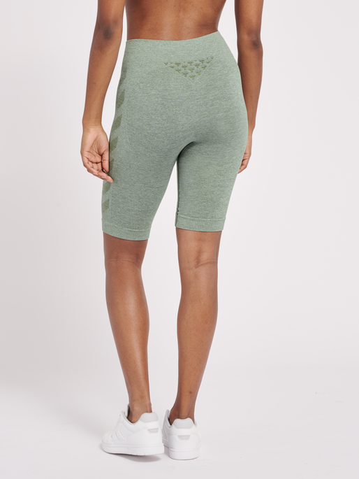 hmlCI SEAMLESS CYCLING SHORTS, LILY PAD MELANGE, model