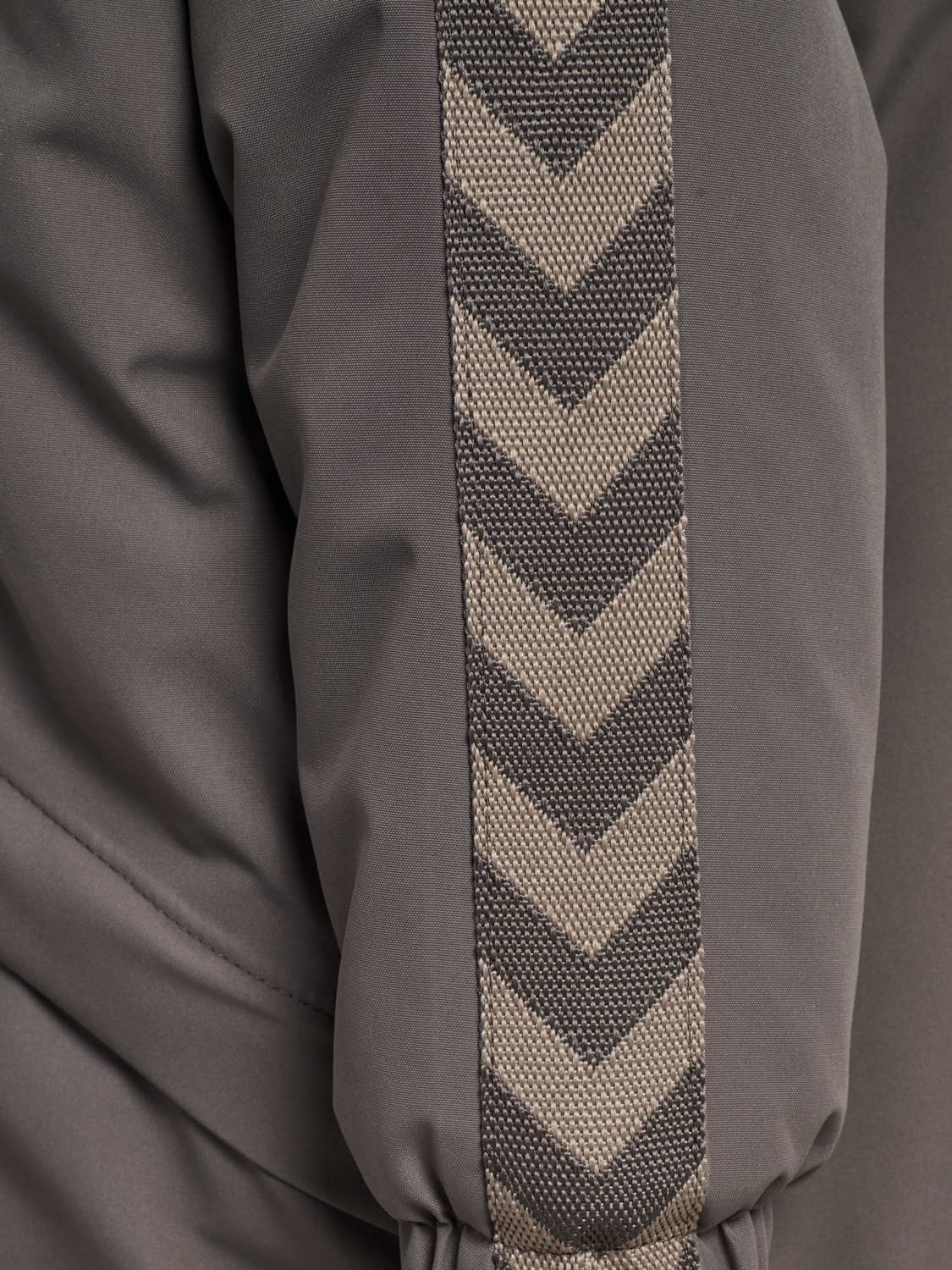hmlMINI CHEVRON JACKET WP 10K, DARK GULL GRAY, packshot