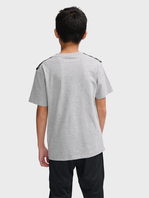 hmlAUTHENTIC CO T-SHIRT S/S KIDS, GREY MELANGE, model