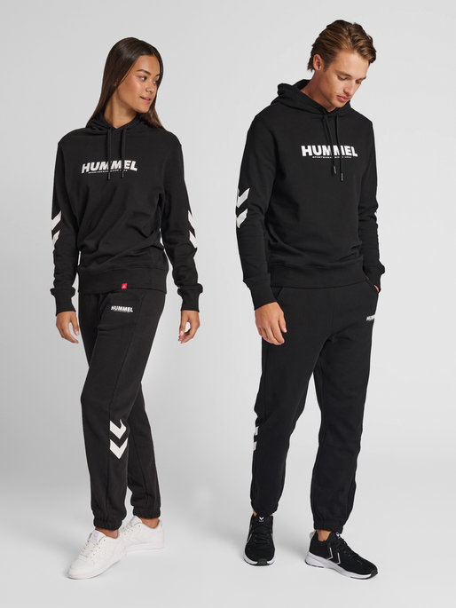 hmlLEGACY REGULAR PANTS, BLACK, model