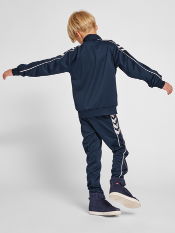 hmlTRACK TRACKSUIT, BLACK IRIS, model