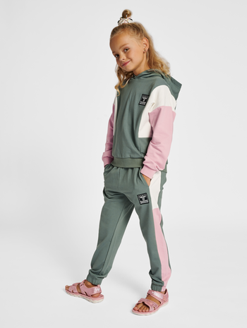 hmlPALOMI PANTS, LAUREL WREATH, model