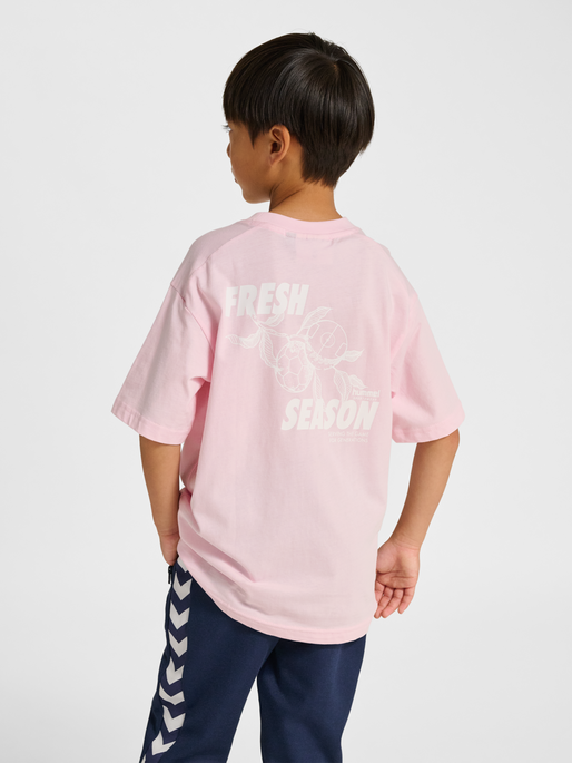 hmlJR LOOSE T-SHIRT S/S STADIUM, PINK-A-BOO, model