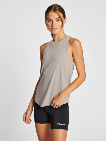 hmlMT VANJA TOP, PALOMA, model