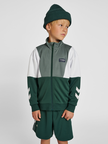 hmlRUPHUS ZIP JACKET, PINENEEDLE, model