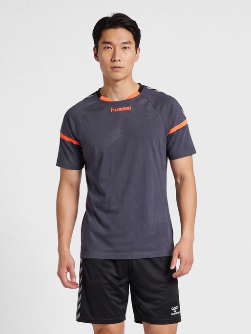 AUTH. CHARGE SS TRAIN. JERSEY, OMBRE BLUE/NASTURIUM, model