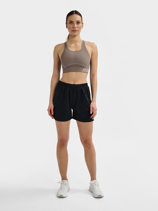 hmlACTIVE PL SHORTS WOMAN, BLACK, model