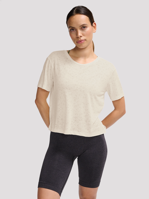 hmlMT LIGHT BURNOUT T-SHIRT, WHITECAP GRAY, model