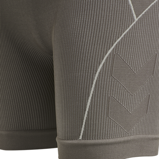 hmlTE CHRISTEL SEAMLESS SHORTS, CHATEAU GRAY/DRIFTWOOD MELANGE, packshot
