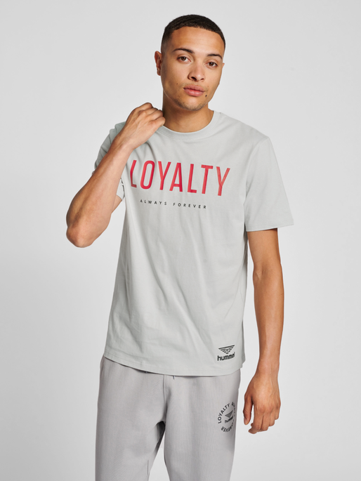 hmlLGC LOYALTY T-SHIRT, 2399, model