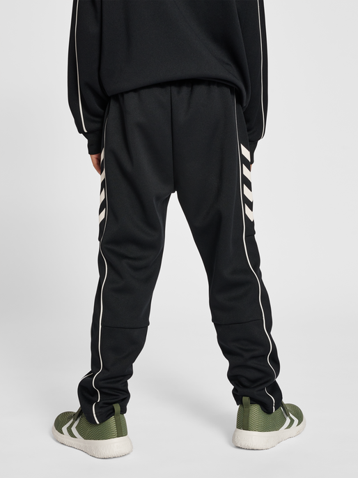 hmlTRACK TRACKSUIT, BLACK, model