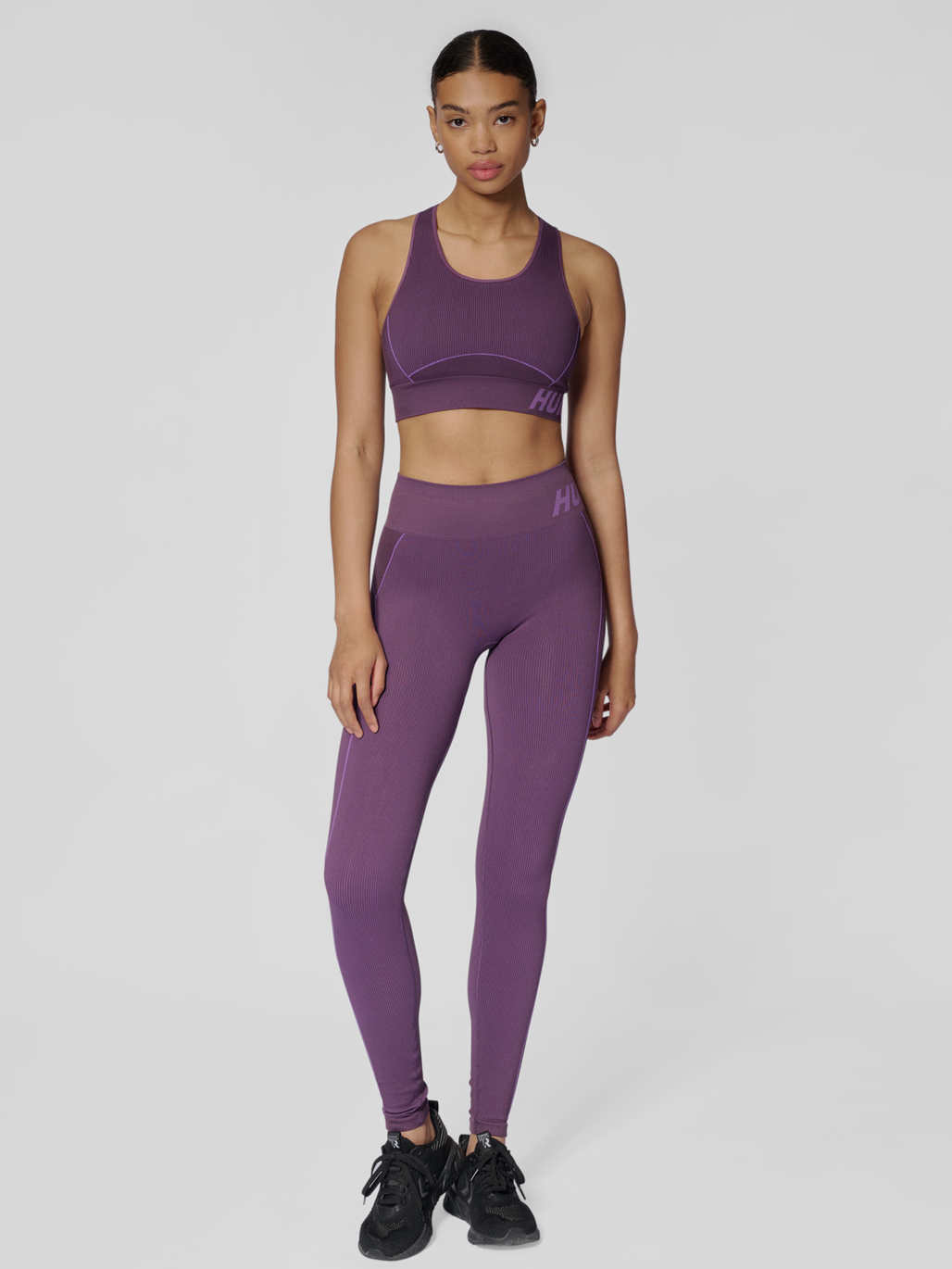 hmlTE CHRISTEL SEAMLESS SPORTS TOP, PLUM PERFECT/BELLFLOWER MELAN, model