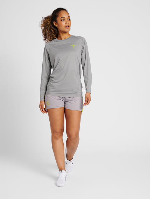 hmlGG12 TRAINING TEE L/S WOMAN, 1100, model