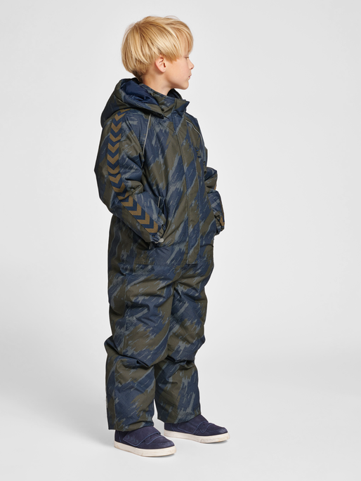 hmlARTIC TEX SNOWSUIT, DARK OLIVE, model