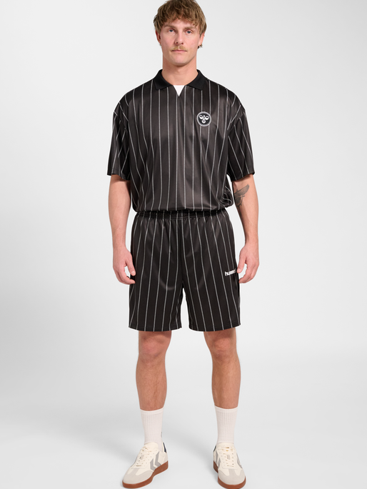 Chevron Pinstripe Shorts, BLACK/WHITE, model