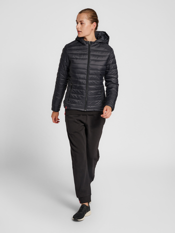 hmlRED QUILTED HOOD JACKET WOMAN, BLACK, model
