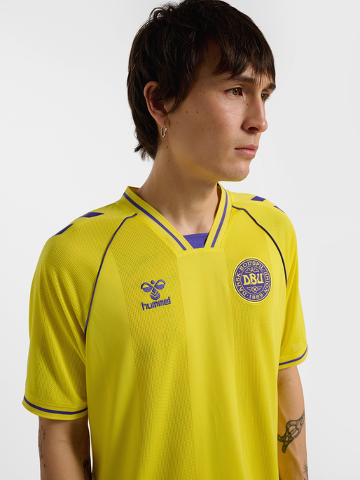 DBU 26 GK JERSEY S/S, BLAZING YELLOW, model