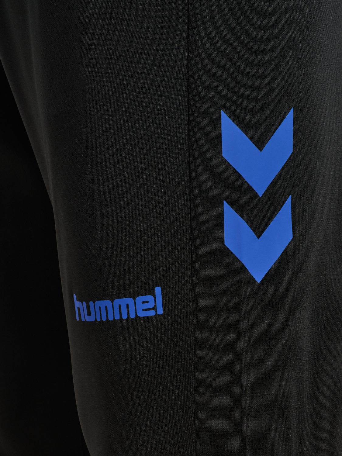 hmlBLAZE CLUB 26 TRACKSUIT, BLACK/BLUE, packshot