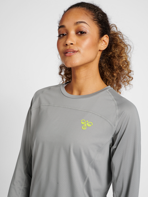 hmlGG12 TRAINING TEE L/S WOMAN, 1100, model