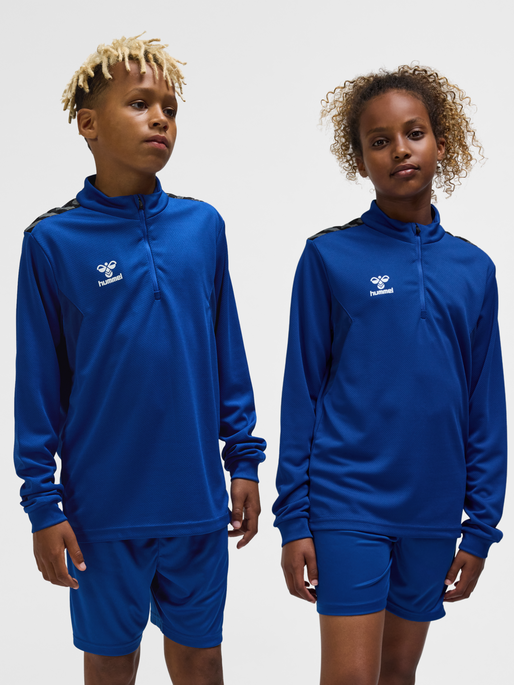 hmlAUTHENTIC HALF ZIP SWEAT KIDS, TRUE BLUE, model