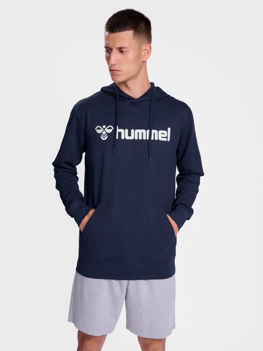 hmlGO 2.0 LOGO HOODIE, MARINE, model